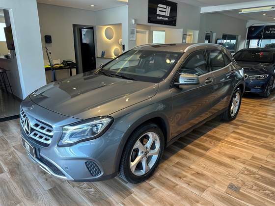 MERCEDES-BENZ GLA 200 1.6 CGI FLEX ADVANCE 7G-DCT